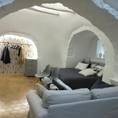 Trulli Piazzetta Pagano * Alberobello
